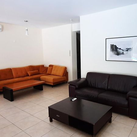 בורוקליני Villa Larnaca Bay Resort מראה חיצוני תמונה